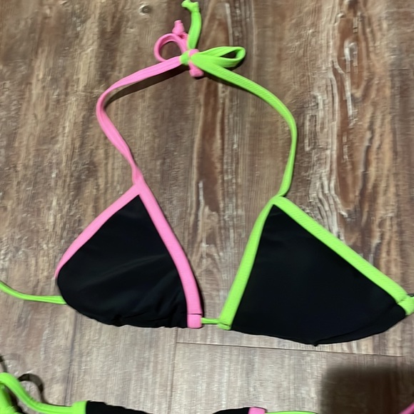 Brazilian bikini - Picture 2 of 3